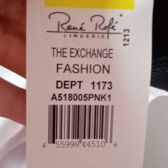 Pale pink Lingerie - Picture 9 of 13